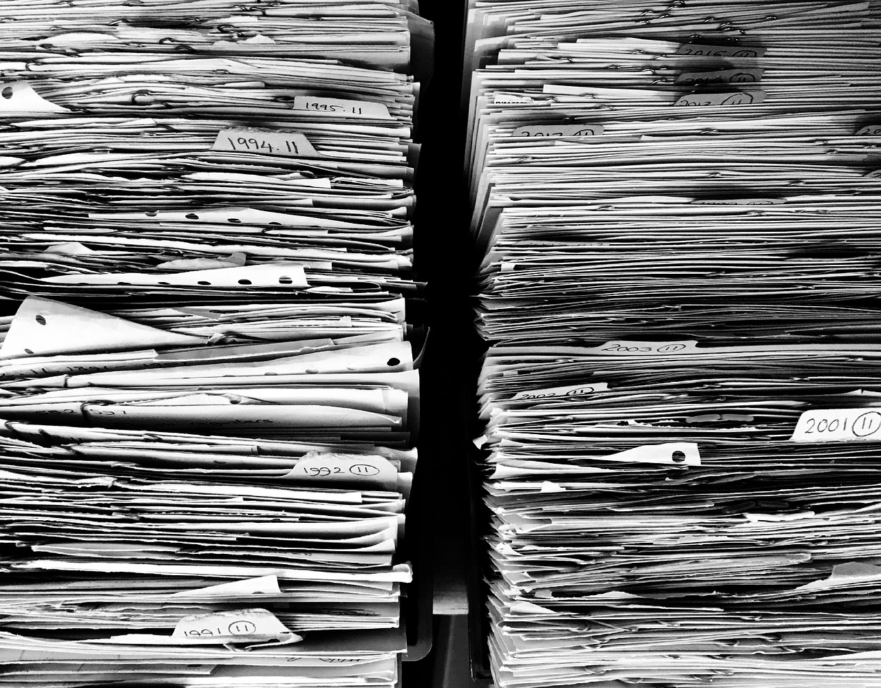 Dokumenty – niszczenie dokumentacji. Brakowanie dokumentów